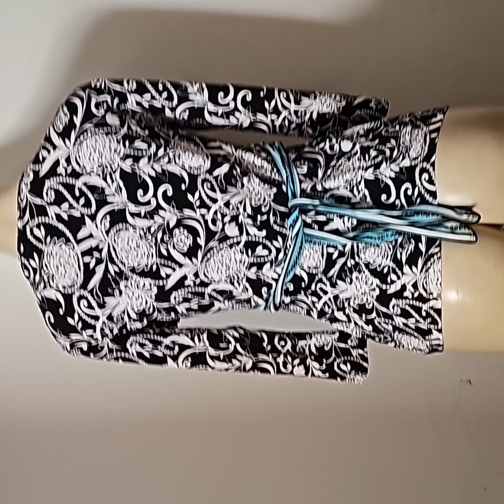 Size small blouses bundle - Picture 3 of 9